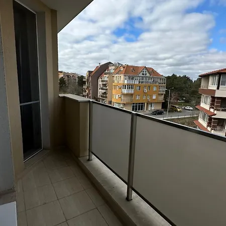 Апартамент Sunny Rest Несебър